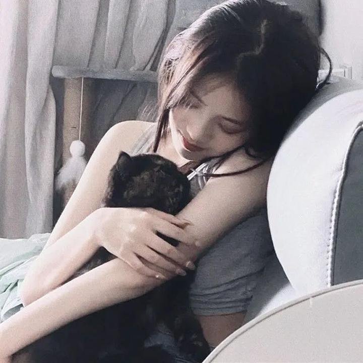艳妻扮婢记
